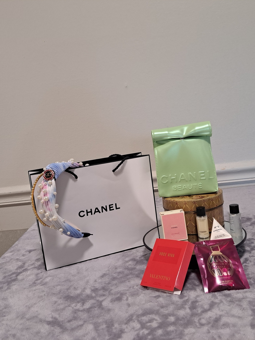 Chanel Chance 0.25 Fl Oz& Beauty Gift Set 10 Pc Bundle Pouch Headbands & More - Picture 3 of 15